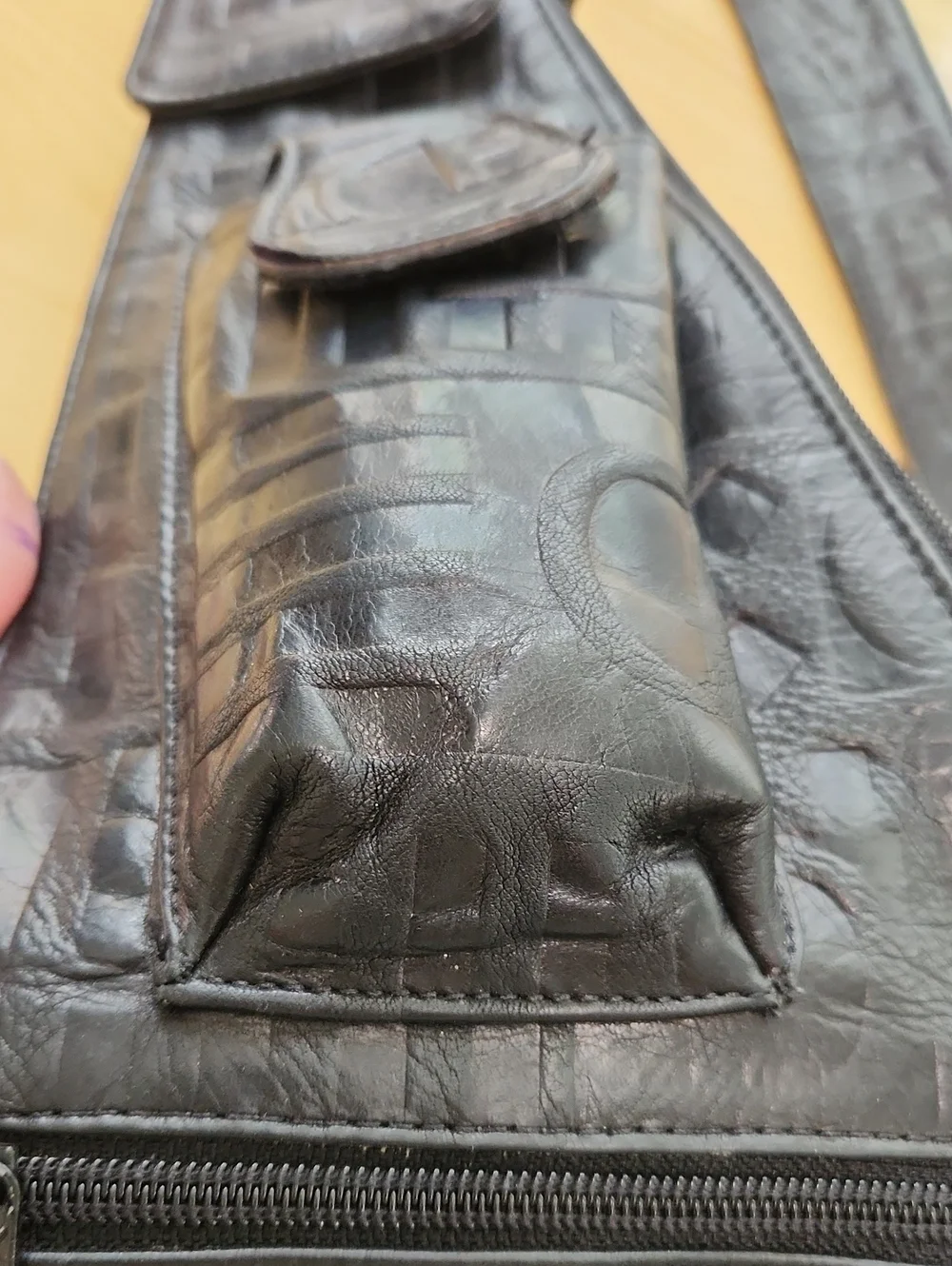 Vintage Due Fratelli Embossed Leather Sling Bag Black Crossbody Chest Pack Y2K